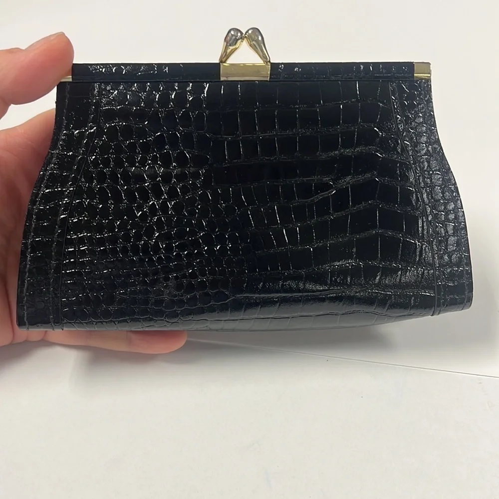 Croc Embossed Black Leather Kiss-lock Clutch Case